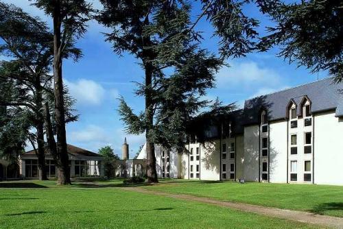Mercure Parc Du Coudray
