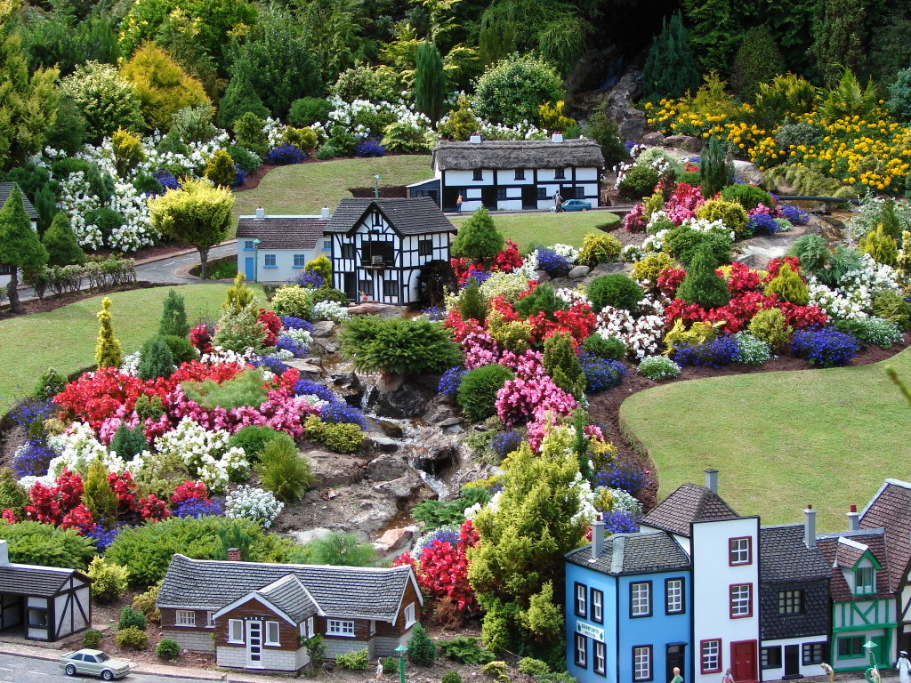 Summer Bedding, Babbacombe Model Village