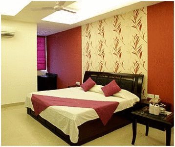 Hotel Clark Heights