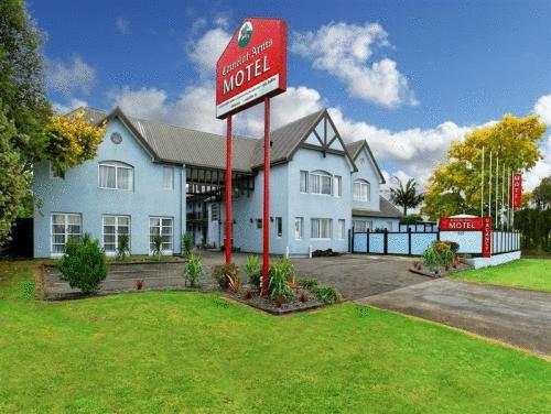 Camelot Arms Motor Lodge