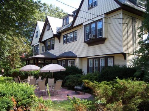 Longwood Inn