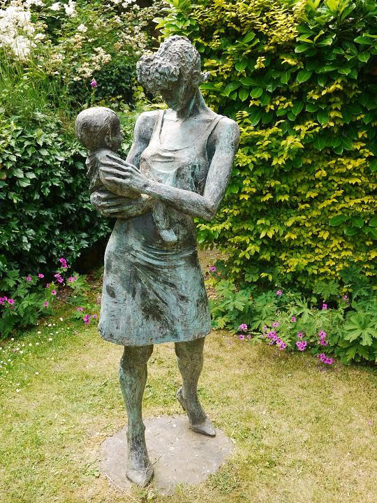 Sculpture, Gibberd Garden