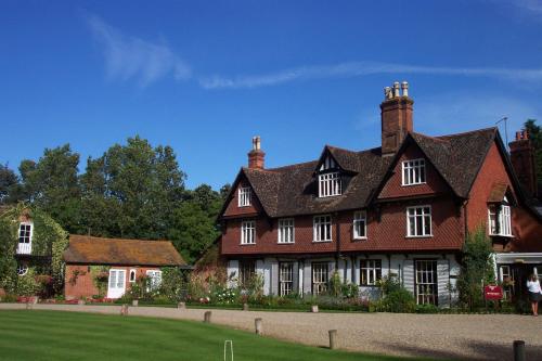 Ravenwood Hall Hotel
