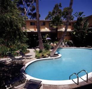 Cal Mar Hotel Suites
