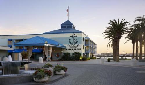 Waterfront Hotel a Joie De Vivre Hotel