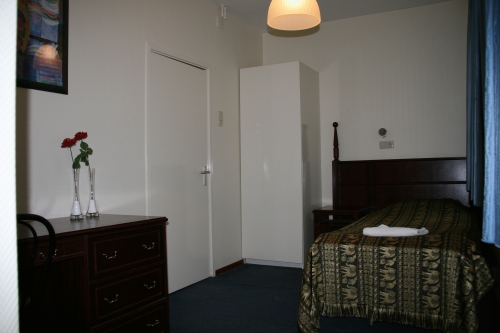 Hotel 83