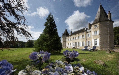 Le Chateau Du Creuset