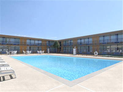 Days Inn Calhoun