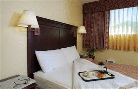 Park Lane Suites & Inn