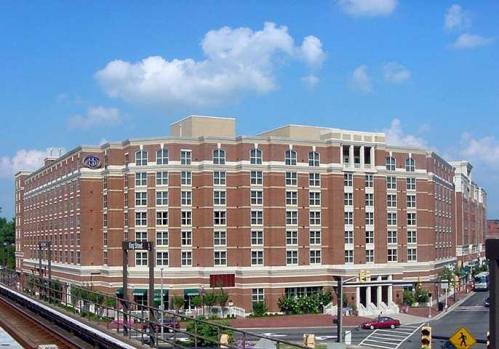 Hilton Alexandria Old Town
