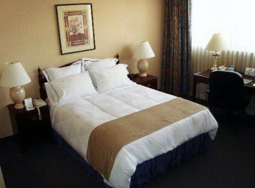 Best Western Roehampton Hotel & Suites