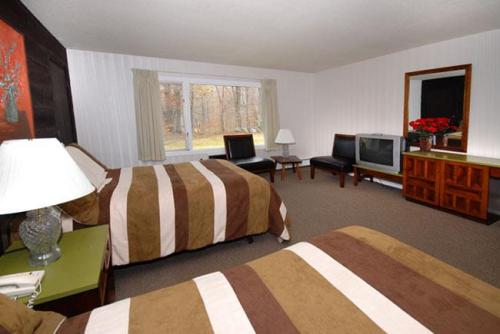 Toll Road Inn