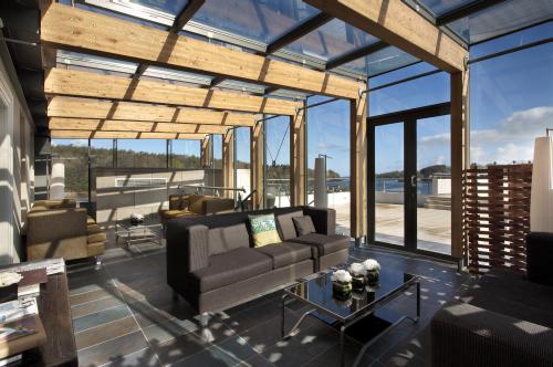 Ice House Hotel