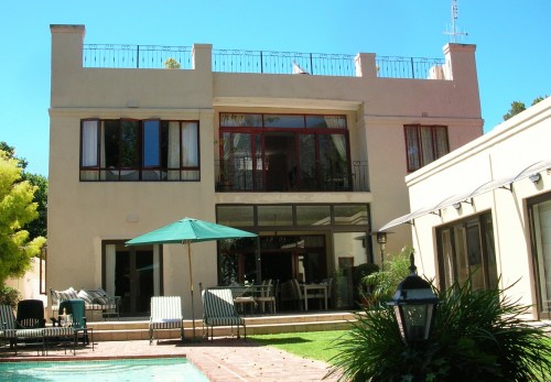 Riversong Guest House and Cottage
