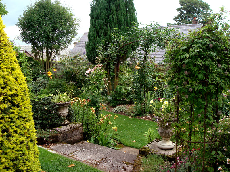 Frontsteps, Parkhead Gardens