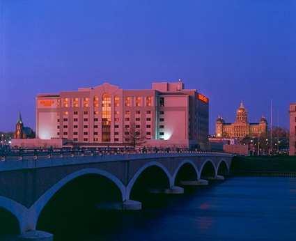 Embassy Suites Des Moines - On the River