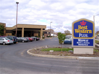Best Western Plus Midway Hotel & Suites Brookfield