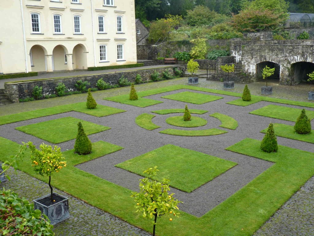 Aberglasney Gardens, Llangathen