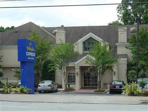 Holiday Inn Express Hotel & Suites Buckhead