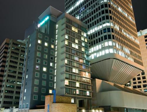 Hotel Ibis World Square
