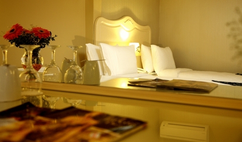 Raymond Hotel