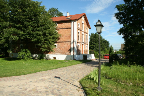 Ostoya Inn & Granary