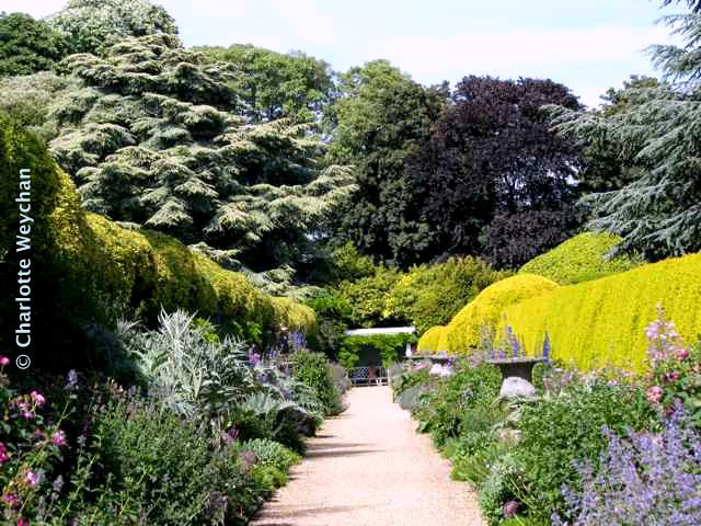 Ascott Garden, Bucks