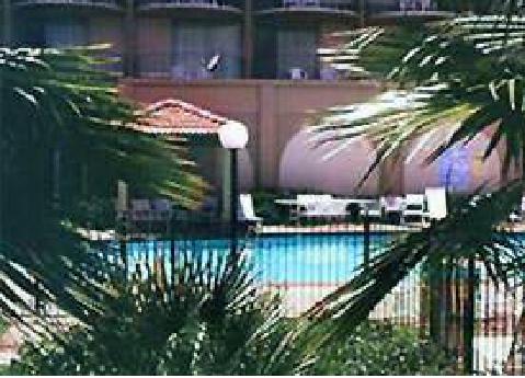 Greenway Inn & Suites
