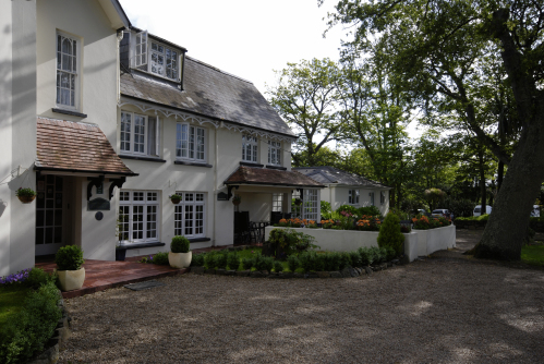 Les Douvres Hotel