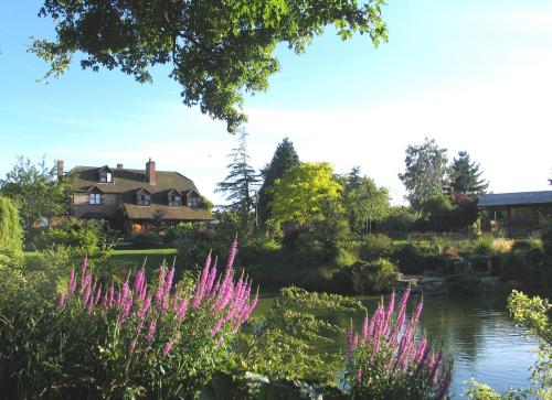 A Lakeside Town Farm B & B
