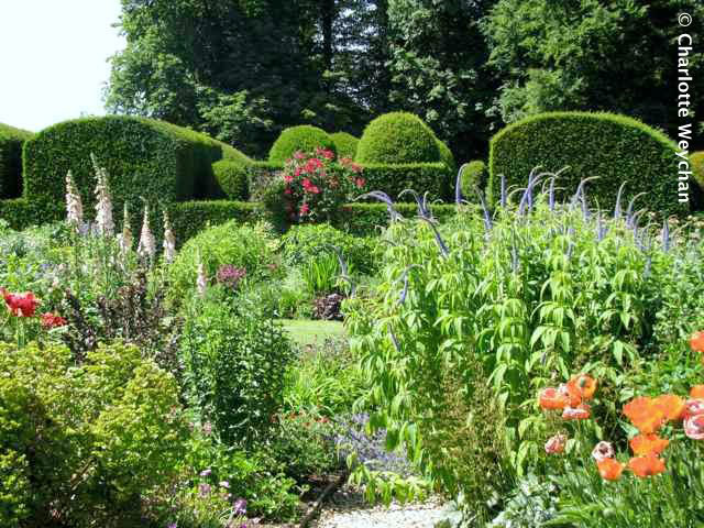 Misarden Park Gardens, Summer