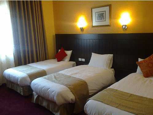 Commodore Hotel