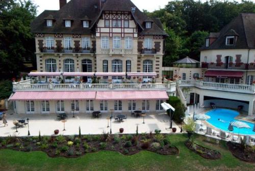 Chateau De La Tour