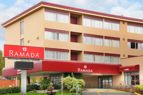 Ramada Hotel & Suites Metrotown Vancouver