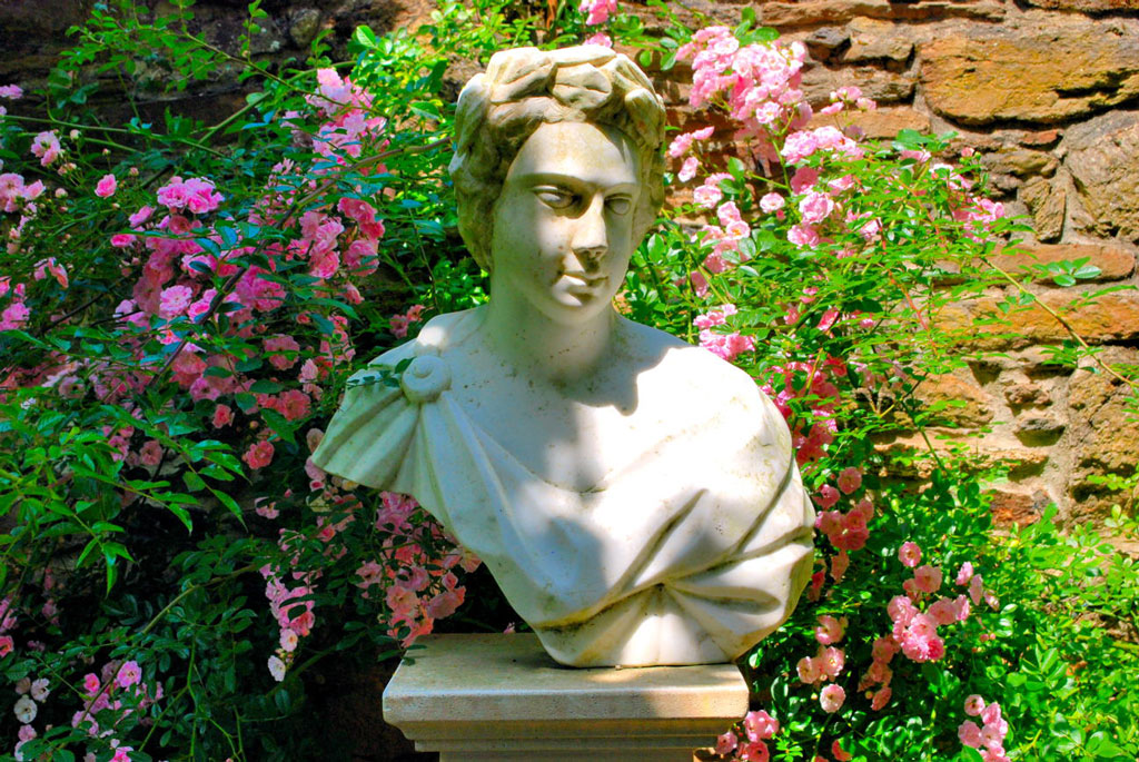 Bust, Jardins du Montmarin