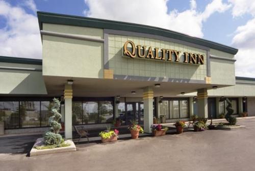 The University Quality Inn