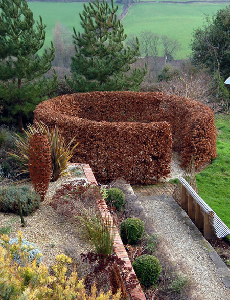 Circular Hedge