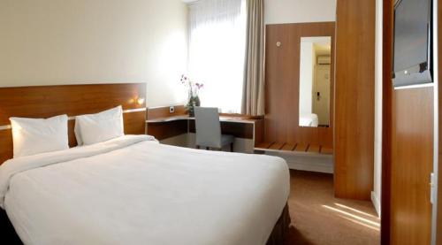 Kyriad Paris Ouest - Arcueil Cachan