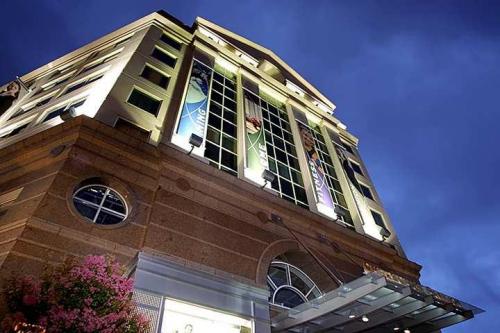 Embassy Suites Washington D.C. - at the Chevy Chase Pavilion