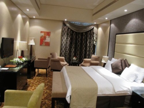 Paragon Hotel
