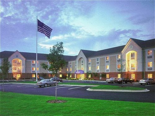 Candlewood Suites Wichita Airport