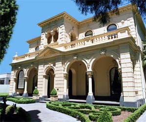 Hotel Charsfield Melbourne