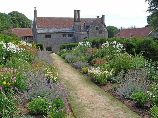 Mottistone Manor, Summer