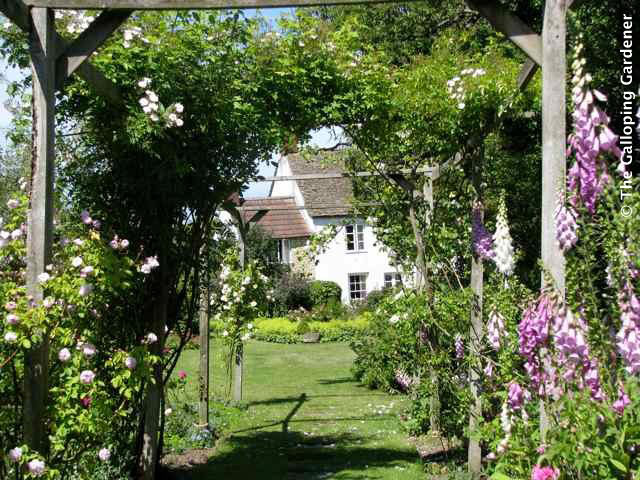 Hunt's Court Garden