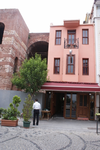 Daphneinn Hotel