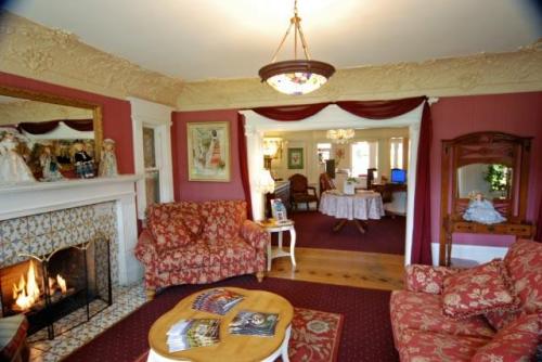 Rose Garden Inn