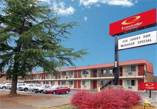 Econo Lodge Inn & Suites