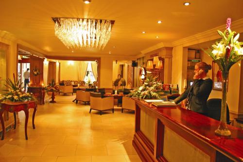 Greville Arms Hotel