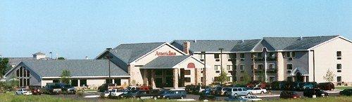 Shakopee AmericInn
