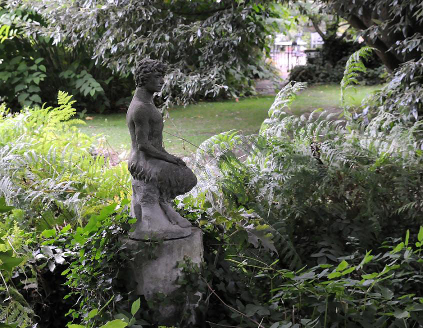 Statue, Easton Lodge
